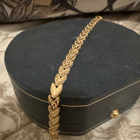 14k Gold Diamond Cut Heart Bracelet 7.5” - 7.3g - Picture 2 of 16